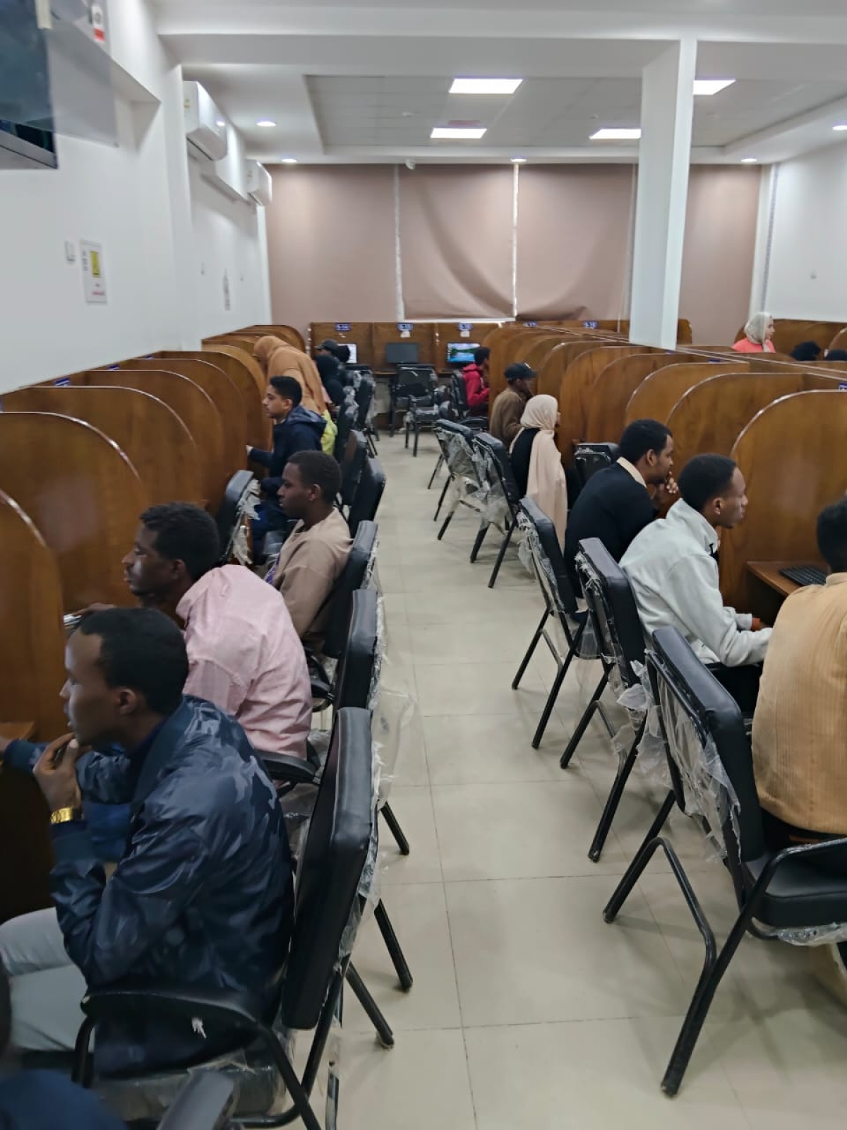 امتحانات الفرقه الاولى الmed term اليوم بمركز الاختبارات ( البرنامج العام )